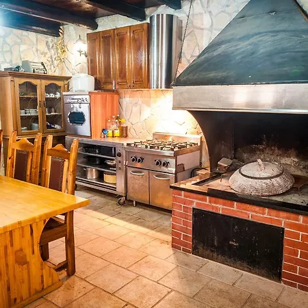 Kokanovi Dvori Villa Ploče